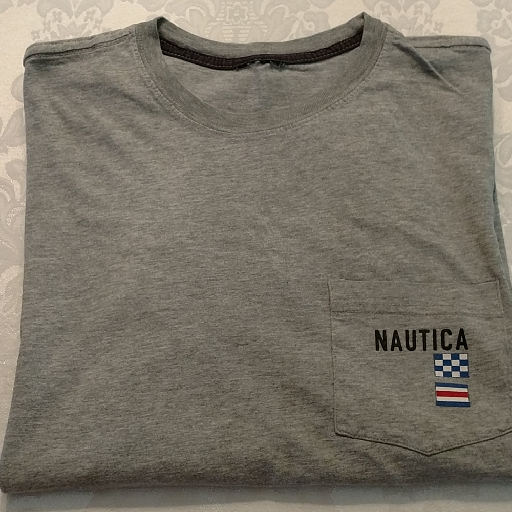 Nautica Men's gray pocket T-shirt, size XLarge